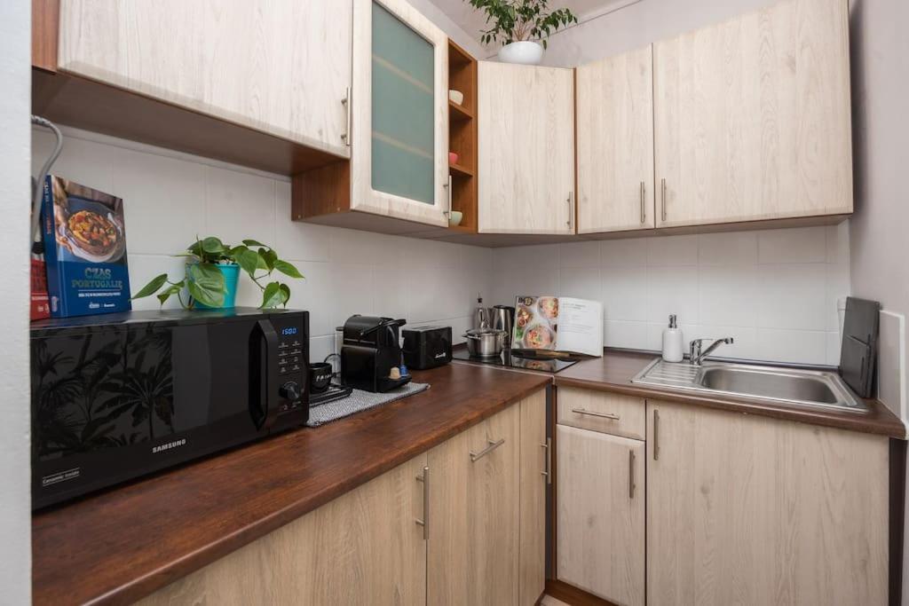 Specious City Center Studio With Park View 바르샤바 외부 사진
